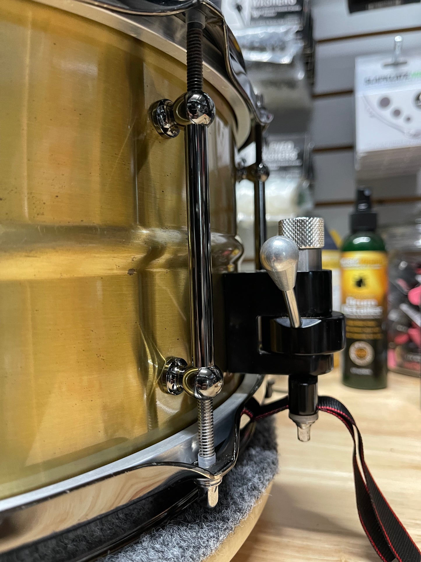 Vertical - Brass Snare 6.5 x 14 (used)